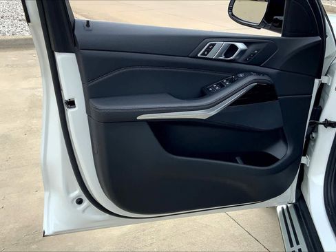 Used 2019 BMW X5 xDrive40i w/ Premium Package AWD/4WD image 22