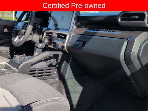Certified 2025 Toyota Tacoma TRD Off-Road AWD/4WD image 28