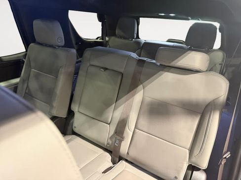 Used 2022 Chevrolet Tahoe Z71 w/ Z71 Off-Road Package image 14