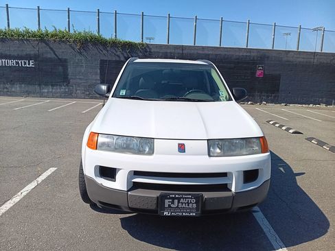 Used 2003 Saturn Vue AWD image 2