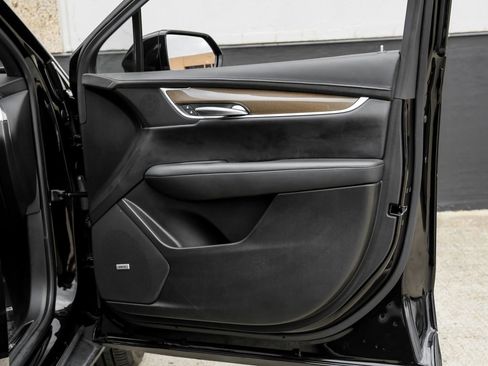 Used 2017 Cadillac XT5 Platinum AWD/4WD image 59