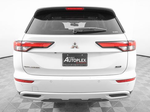 Used 2022 Mitsubishi Outlander SE image 6