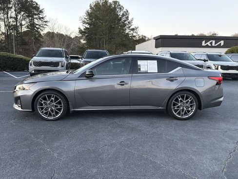 Used 2024 Nissan Altima 2.0 SR image 4