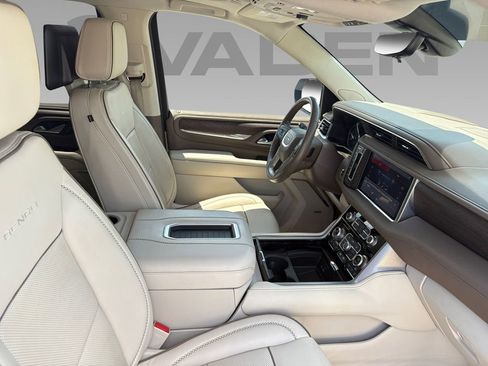 Used 2021 GMC Yukon Denali w/ Denali Ultimate Package AWD/4WD image 8