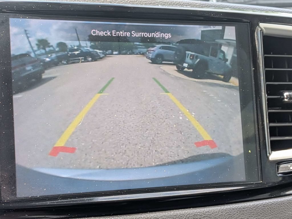 Used 2024 Chrysler Pacifica Touring-L FWD image 22
