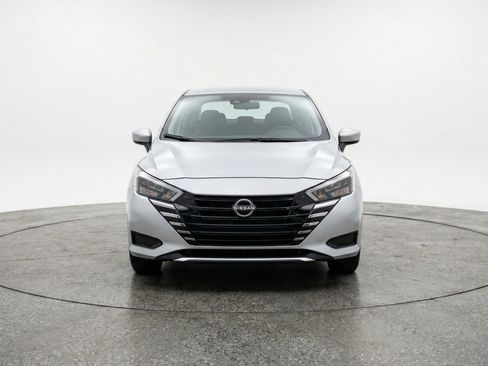 Used 2025 Nissan Versa SV w/ Trunk Package image 2