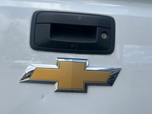 Used 2018 Chevrolet Silverado 1500 LTZ w/ LTZ Plus Package AWD/4WD image 12