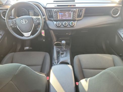 Used 2018 Toyota RAV4 LE image 12