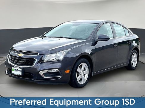Used 2016 Chevrolet Cruze LT FWD image 3