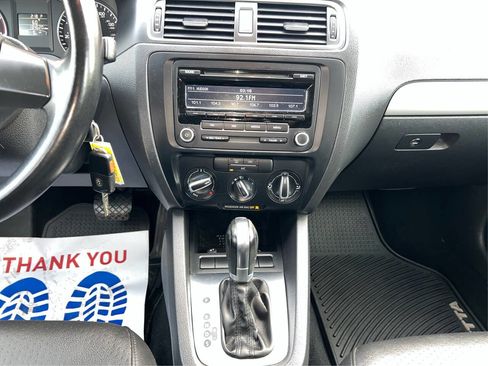 Used 2013 Volkswagen Jetta SE image 13