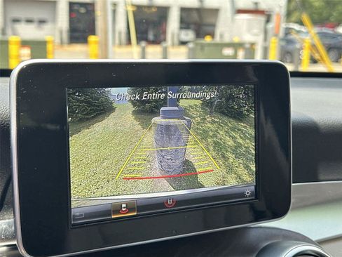 Used 2019 Mercedes-Benz GLC 300 4MATIC image 24