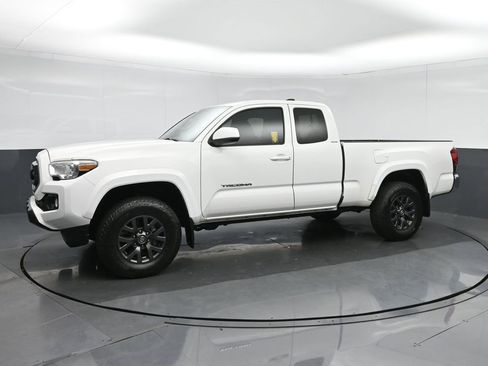 Used 2021 Toyota Tacoma SR5 image 3