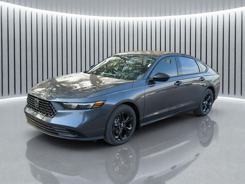 Certified 2025 Honda Accord SE image 9