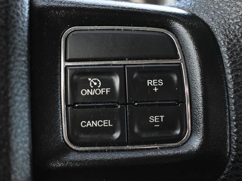 Used 2020 Dodge Journey SE image 22