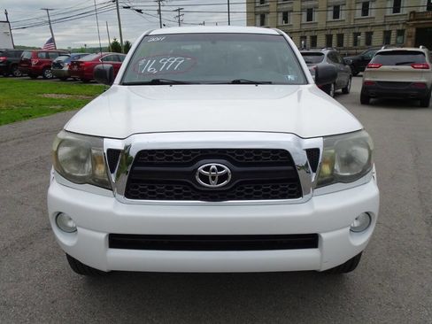 Used 2011 Toyota Tacoma 4x4 Double Cab w/ TRD Off-Road Pkg image 3