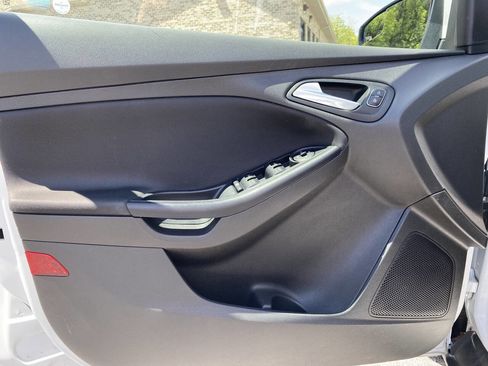 Used 2017 Ford Focus SE FWD image 10