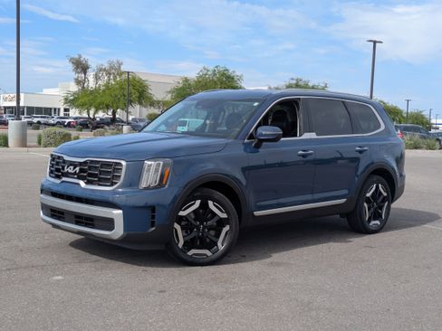Used 2023 Kia Telluride S FWD image 32