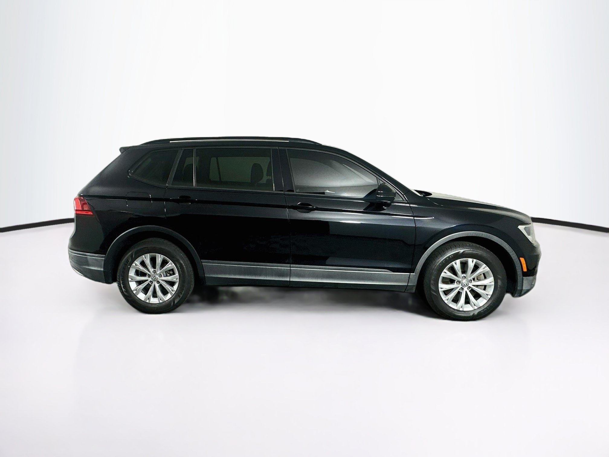 Used 2019 Volkswagen Tiguan S w/ Driver Assistance Package FWD image 10