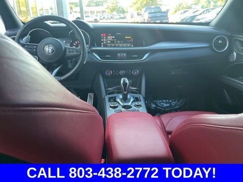 Used 2022 Alfa Romeo Stelvio Veloce AWD/4WD image 17