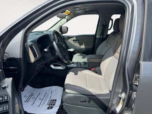 Used 2022 Nissan Frontier SV w/ Technology Package AWD/4WD image 9