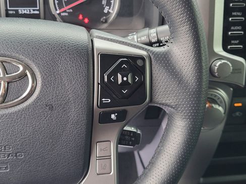 Used 2023 Toyota 4Runner TRD Sport AWD/4WD image 28