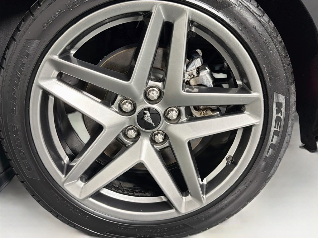 Used 2025 Ford Mustang Coupe RWD image 32