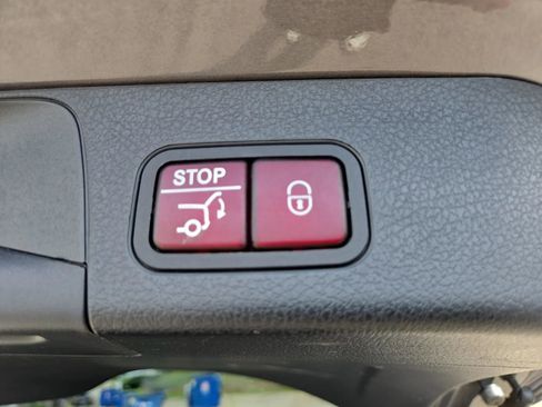 Used 2020 Mercedes-Benz GLB 250 image 30
