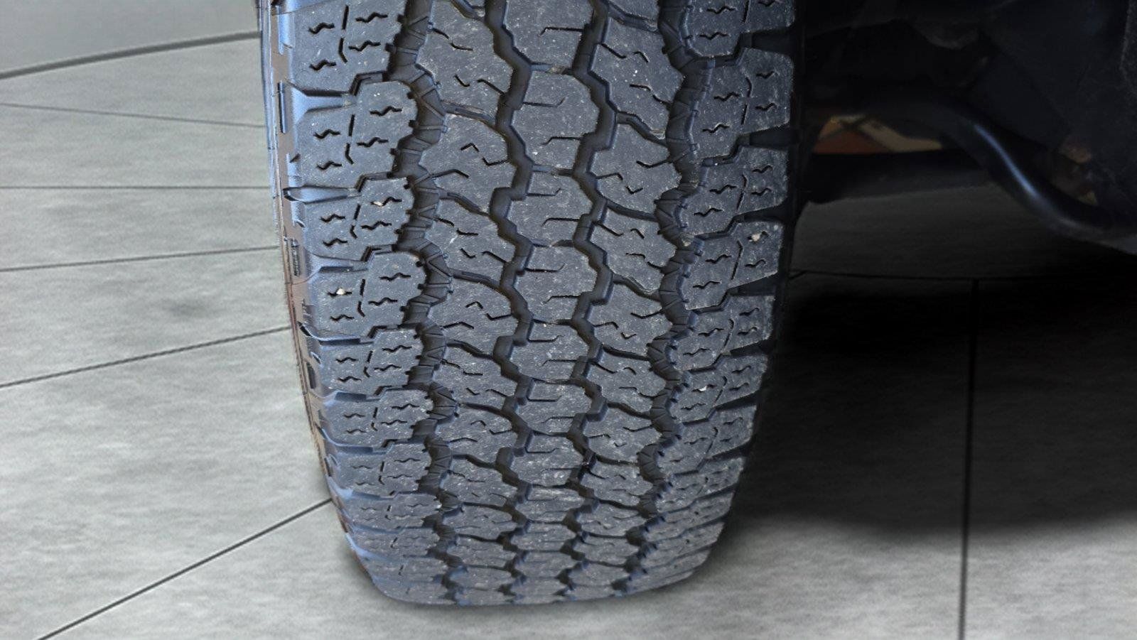 Used 2018 GMC Sierra 1500 SLE w/ SLE Value Package AWD/4WD image 30