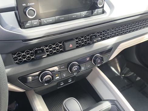 Certified 2025 Honda Accord LX image 23