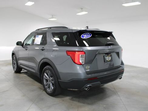 Used 2023 Ford Explorer XLT w/ Equipment Group 202A RWD image 7