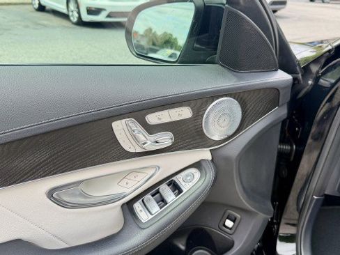 Used 2016 Mercedes-Benz C 300 4MATIC Sedan image 9