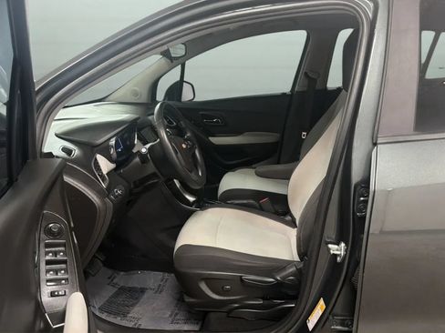 Used 2019 Chevrolet Trax LS w/ Tint and Cruise Package FWD image 20