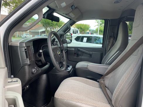 Used 2019 Chevrolet Express 3500 LT w/ LT Preferred Equipment Group RWD image 22