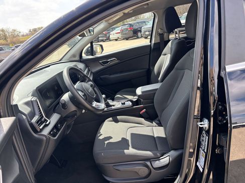 Used 2025 Kia Sportage LX image 25