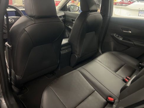 New 2026 Nissan Sentra SR w/ SR Premium Package FWD image 33