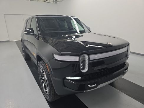 Used 2024 Rivian R1S Adventure AWD/4WD image 7