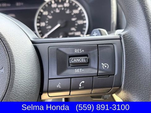 Used 2023 Nissan Rogue S FWD image 13