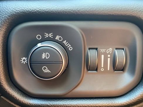 Used 2022 RAM 1500 Laramie AWD/4WD image 20