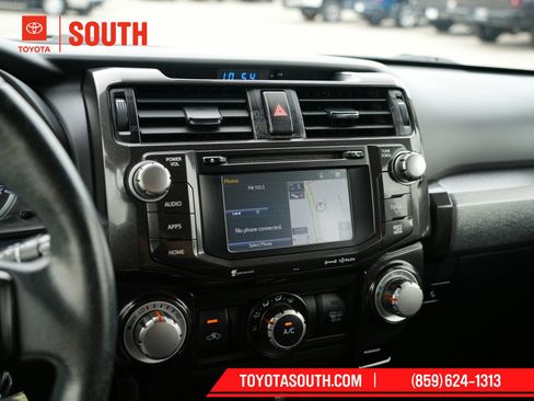 Used 2018 Toyota 4Runner TRD Off-Road Premium AWD/4WD image 13