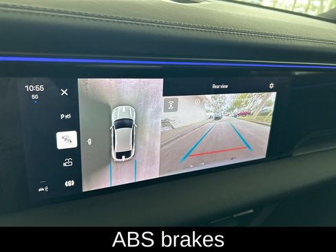 Used 2025 Porsche Macan Electric RWD image 9