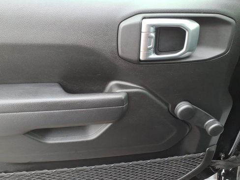 Used 2022 Jeep Gladiator Sport image 18