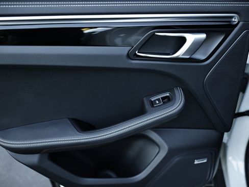 Used 2023 Porsche Macan S image 26