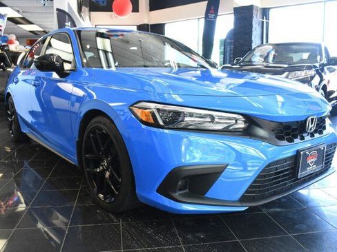 Used 2022 Honda Civic Sport image 3