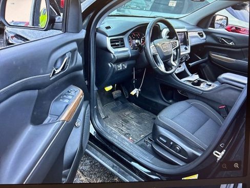 Used 2023 GMC Acadia SLE w/ Driver Convenience Package image 2