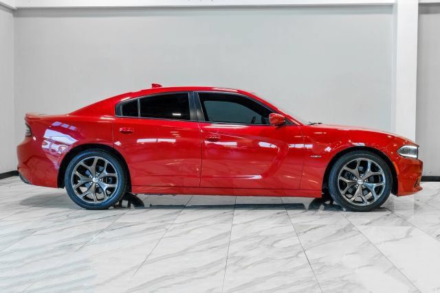 Used 2016 Dodge Charger R/T w/ Navigation & Travel Group RWD image 8