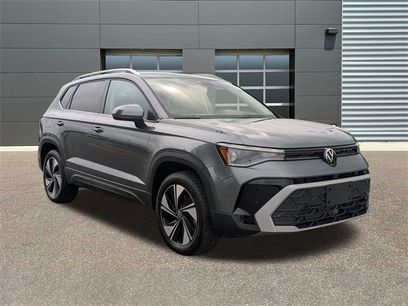 New 2025 Volkswagen Taos SE