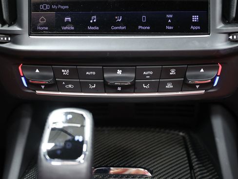 Used 2021 Maserati Levante GTS AWD/4WD image 41