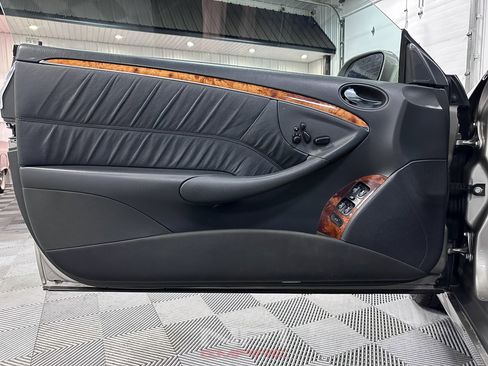 Used 2004 Mercedes-Benz CLK 320 Cabriolet image 39