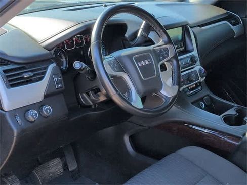 Used 2020 GMC Yukon SLE w/ SLE Value Package image 10