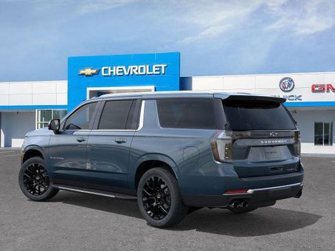 New 2026 Chevrolet Suburban Premier image 3